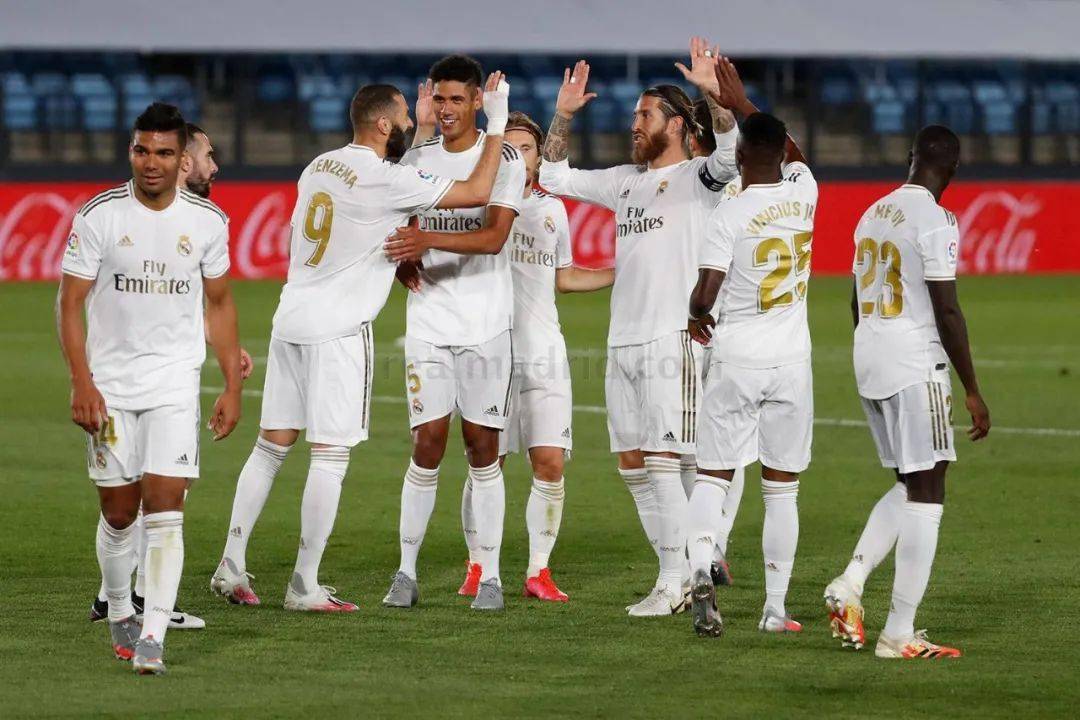 还没踢过意甲，跟队记者：维拉蒂被中间人推荐给尤文（尚未征战意甲，随队记者称中间人已将维拉蒂推荐至尤文图斯）