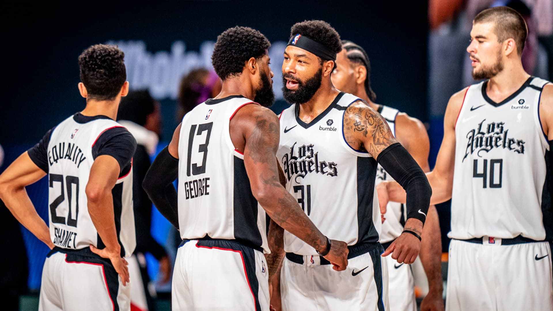 米体：维卡里奥因被自家球迷嘘而失望，考虑加盟国际米兰（米体：遭主队球迷嘘声打击，维卡里奥失望并考虑转投国际米兰）