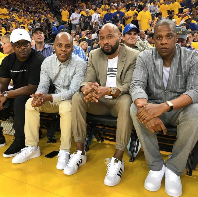 看足球学英语：孙兴慜深情告别热刺 —— 球队会有多想念他？（用足球学英语：孙兴慜深情道别热刺，球队将有多想念他？）